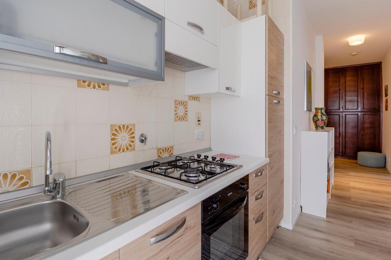 Lemon Tree Apartment - Garden, Sea View, Wifi Сан Ремо Екстериор снимка
