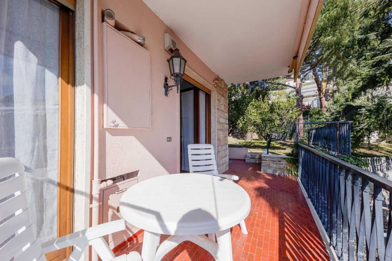 Lemon Tree Apartment - Garden, Sea View, Wifi Сан Ремо Екстериор снимка