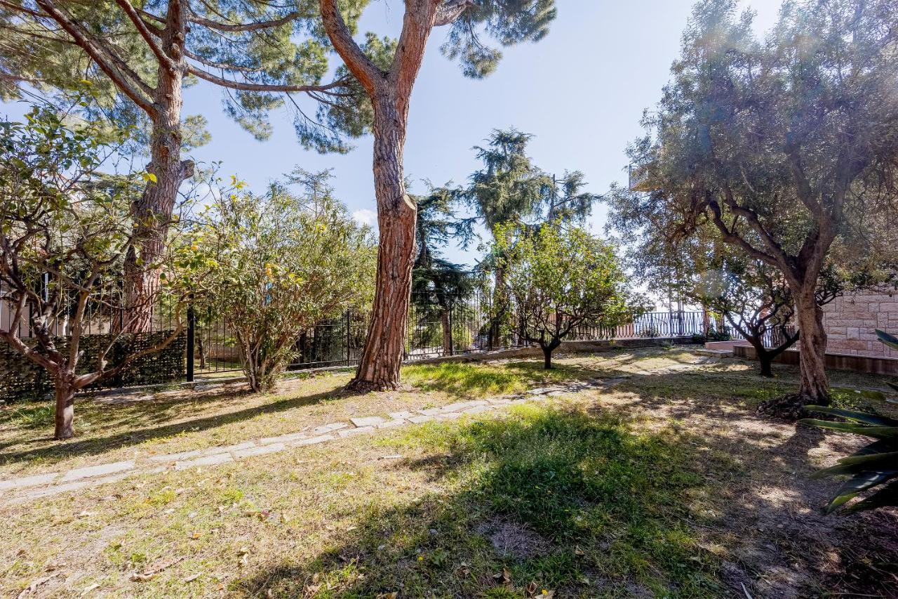 Lemon Tree Apartment - Garden, Sea View, Wifi Сан Ремо Екстериор снимка